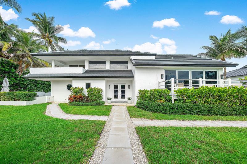  Single Family Homes Photo 2:  Ocean Ridge,  FL 33435