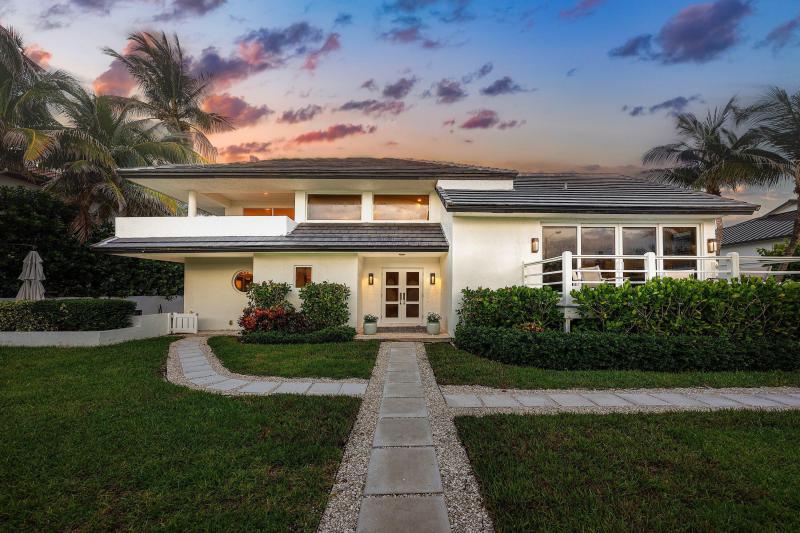  Single Family Homes Photo 3:  Ocean Ridge,  FL 33435
