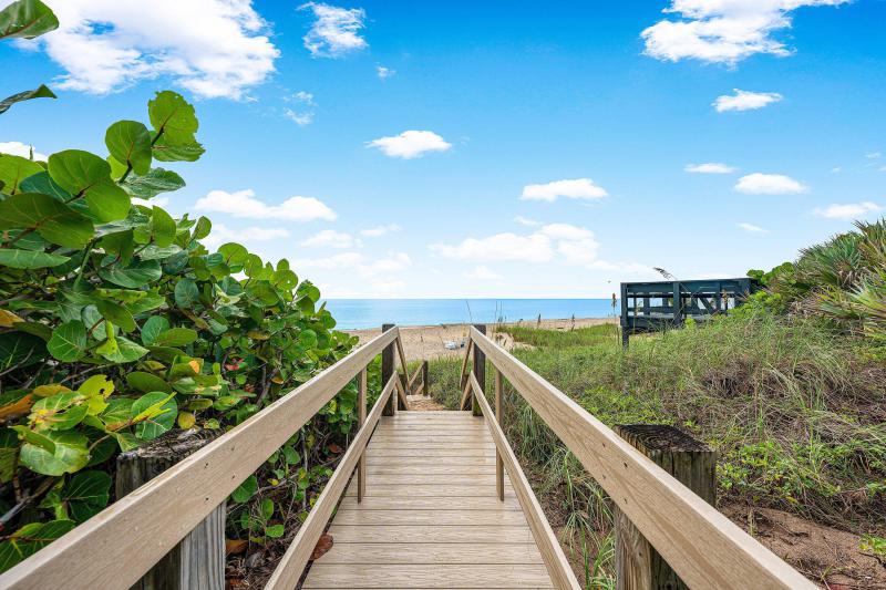  Single Family Homes Photo 54:  Ocean Ridge,  FL 33435