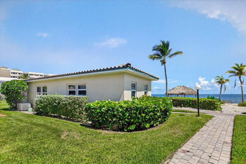  Condo & Townhome Photos