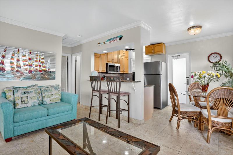  Condo & Townhome Photos