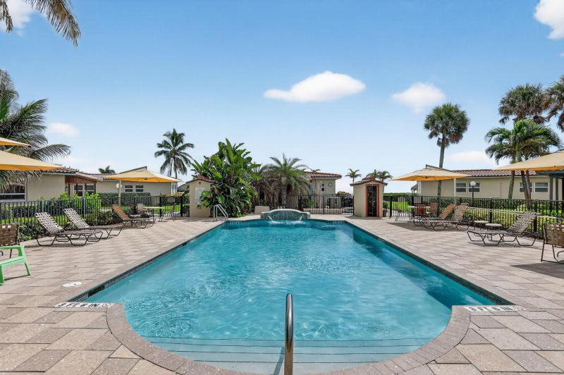  Condo & Townhome Photos