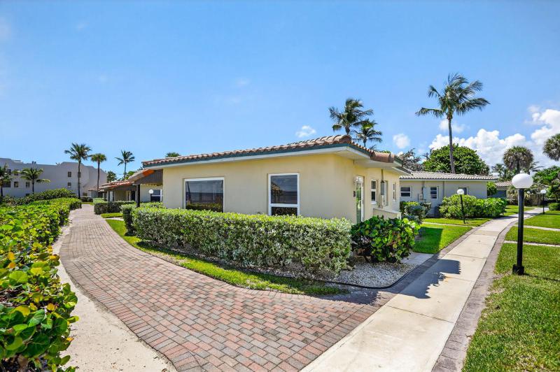  Condo & Townhome Photos
