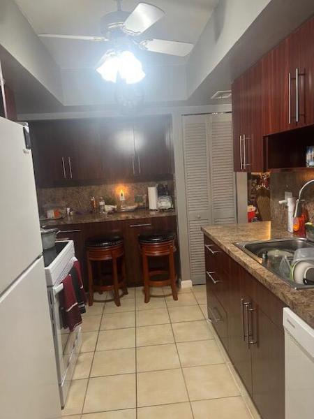  Condo & Townhome Photos