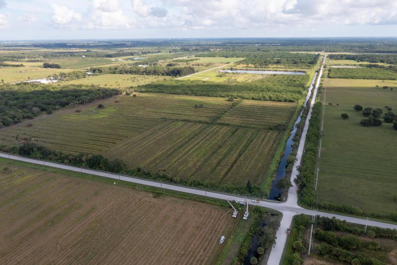  Commercial & Industrial Land Images 