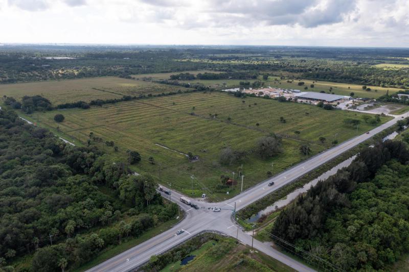  Commercial & Industrial Land Images 