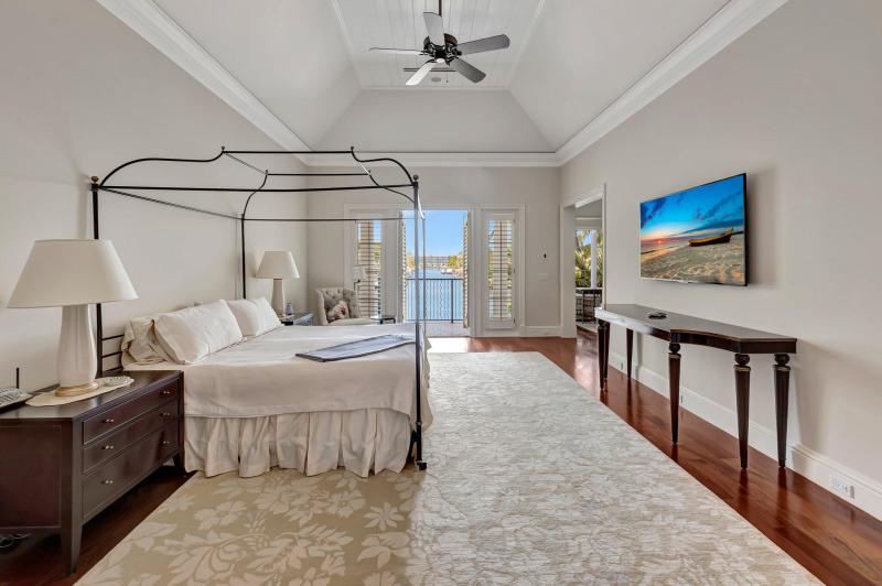  Single Family Homes Photo 24:  Highland Beach,  FL 33487