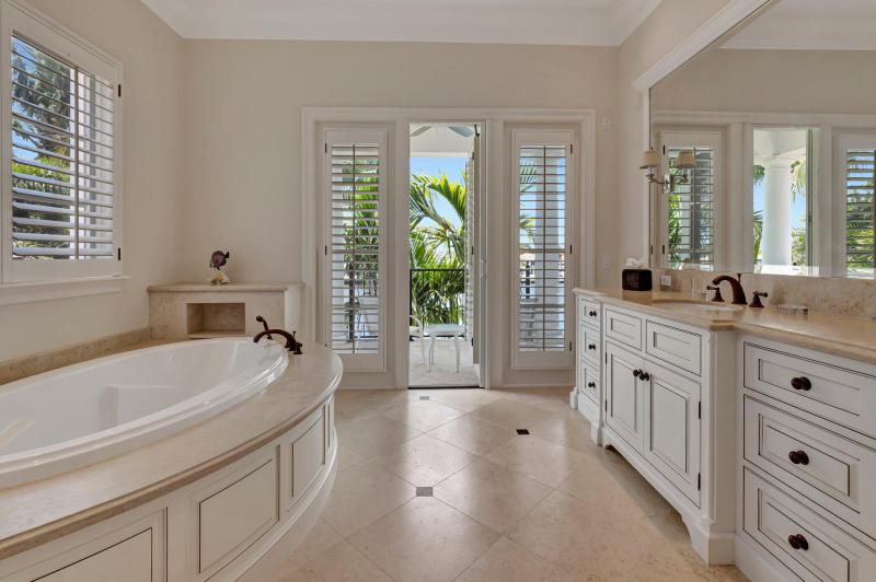  Single Family Homes Photo 30:  Highland Beach,  FL 33487