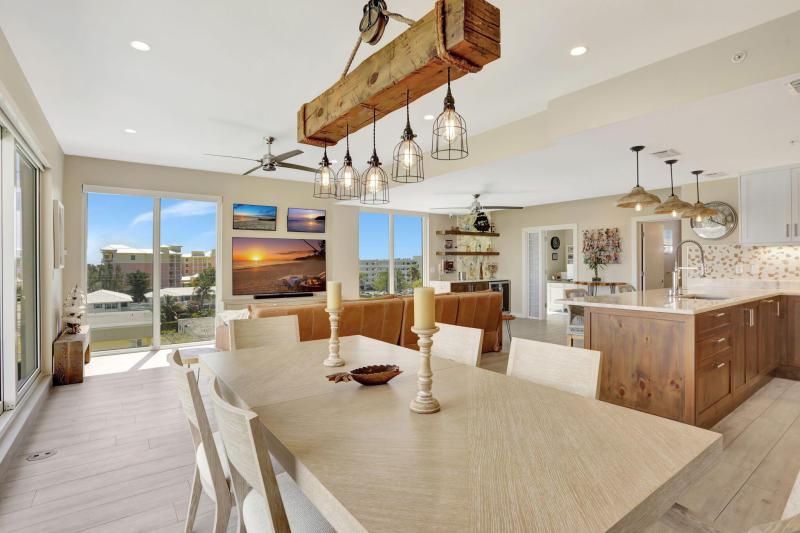 Condo & Townhome Photos