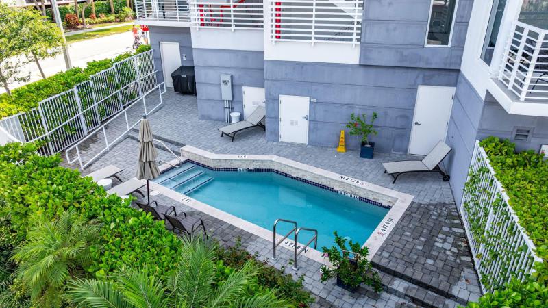  Condo & Townhome Photos
