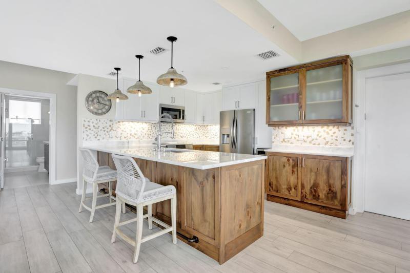  Condo & Townhome Photos