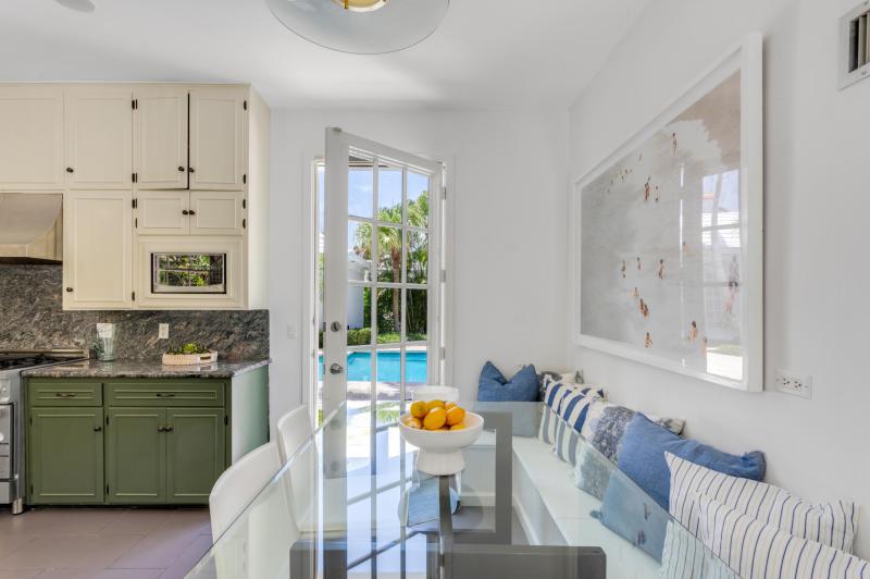  Single Family Homes Photo 16:  Palm Beach,  FL 33480