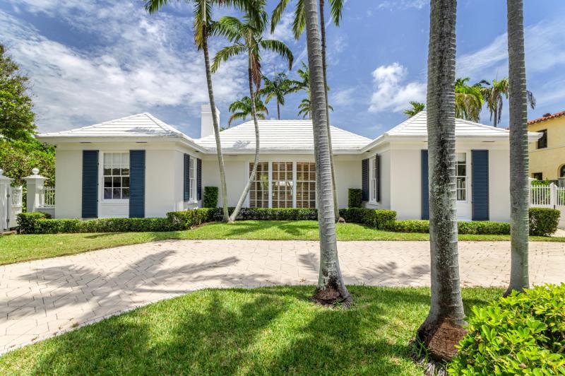  Single Family Homes Photo 2:  Palm Beach,  FL 33480