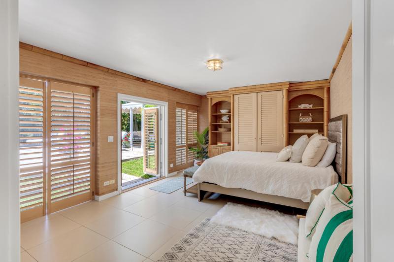  Single Family Homes Photo 23:  Palm Beach,  FL 33480