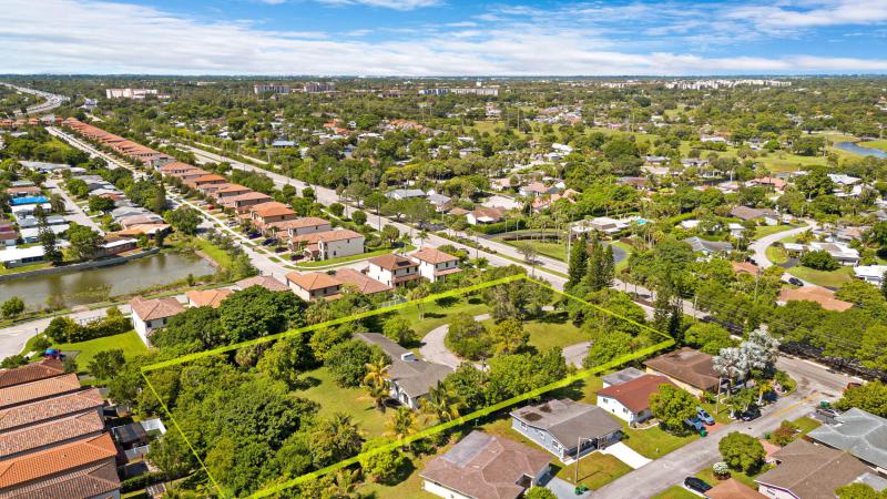  Single Family Homes Photo 9:  Tamarac,  FL 33319