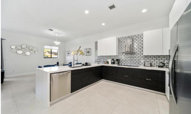  Condo & Townhome Photos