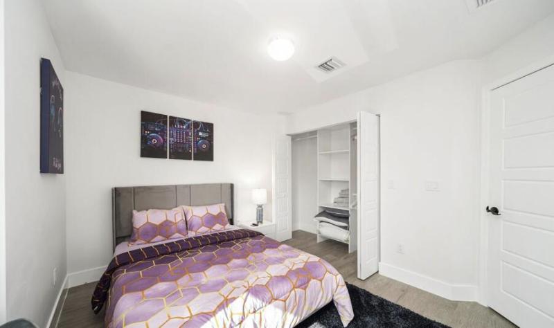  Condo & Townhome Photos