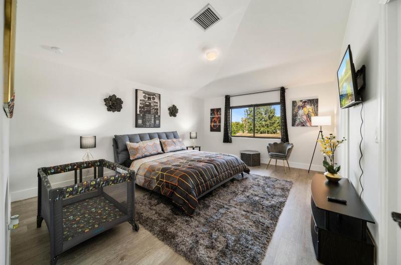  Condo & Townhome Photos