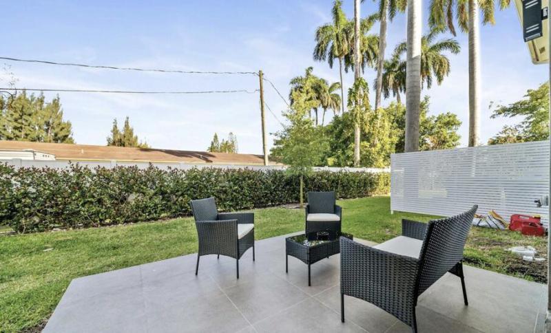  Condo & Townhome Photos
