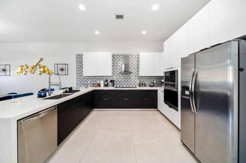  Condo & Townhome Photos