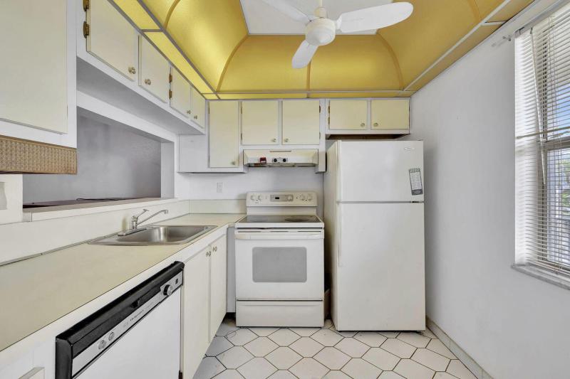  Condo & Townhome Photos