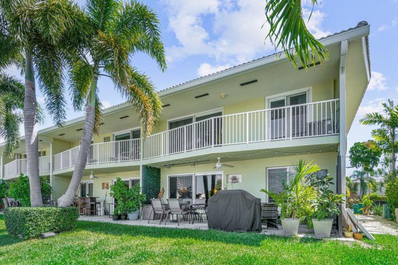  Condo & Townhome Photos