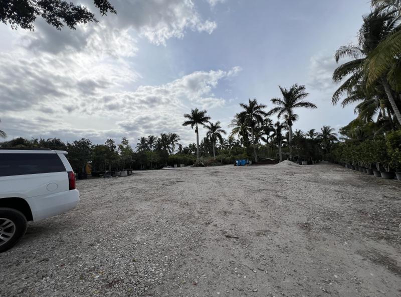  Commercial & Industrial Land Images 