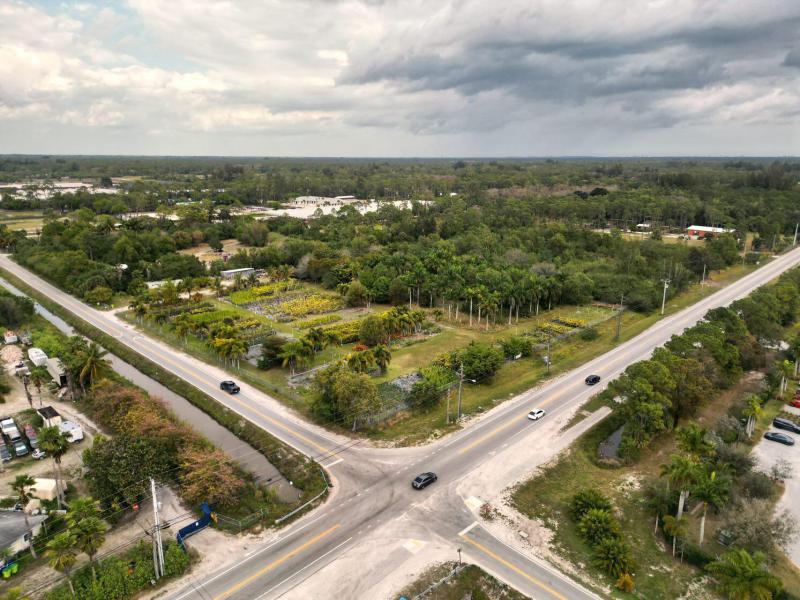  Commercial & Industrial Land Images 