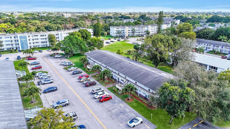  Condo & Townhome Photos