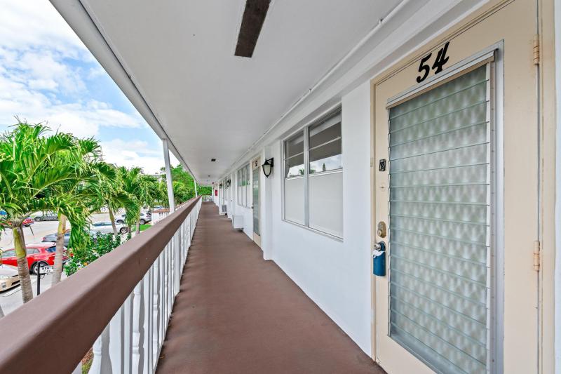  Condo & Townhome Photos