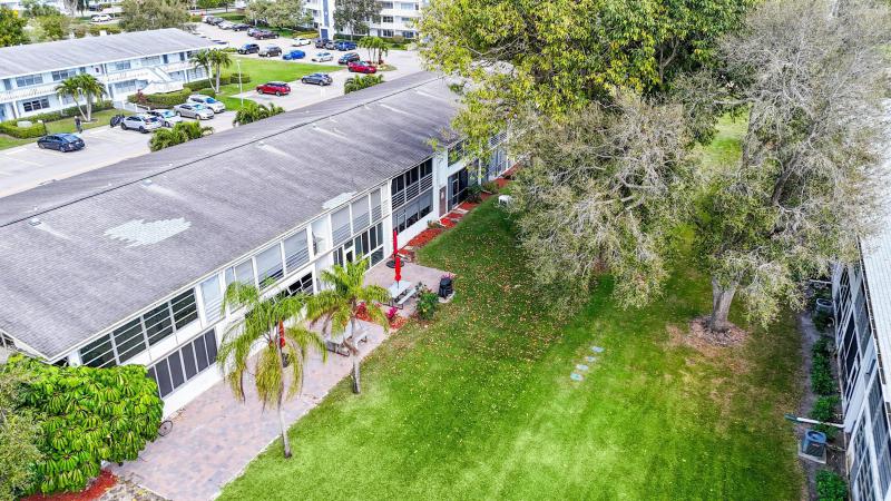 Condo & Townhome Photos