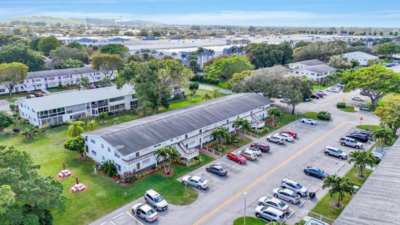  Condo & Townhome Photos