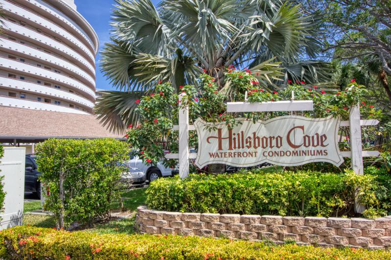 Condo & Townhome Photos