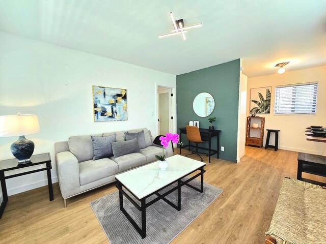 Duplex, Triplex and Fourplex Images