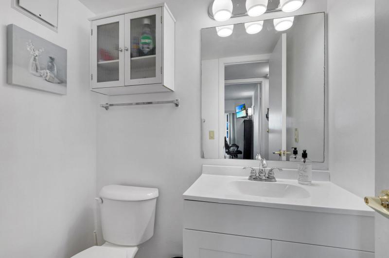  Condo & Townhome Photos