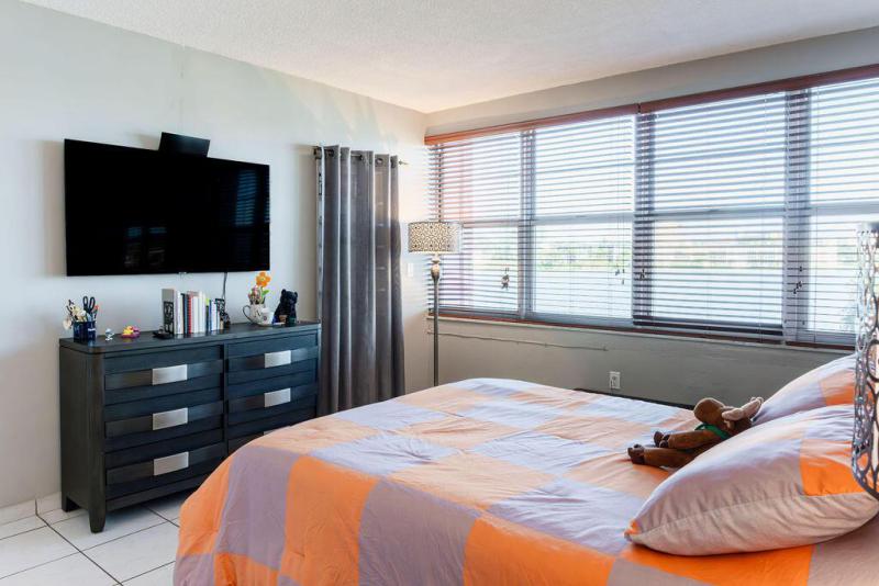  Condo & Townhome Photos