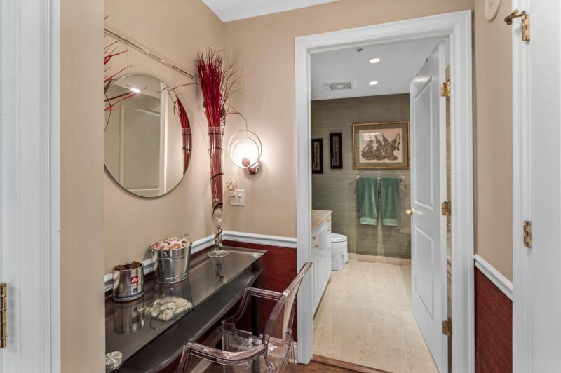  Condo & Townhome Photos