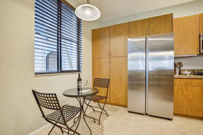  Condo & Townhome Photos