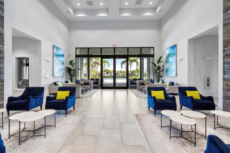  Condo & Townhome Photos