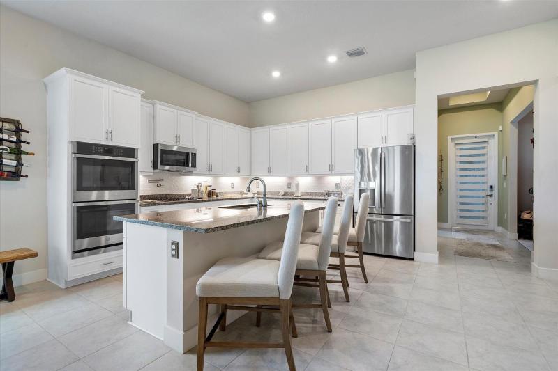  Condo & Townhome Photos