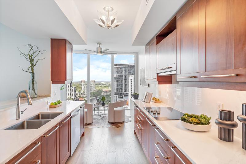  Condo & Townhome Photos