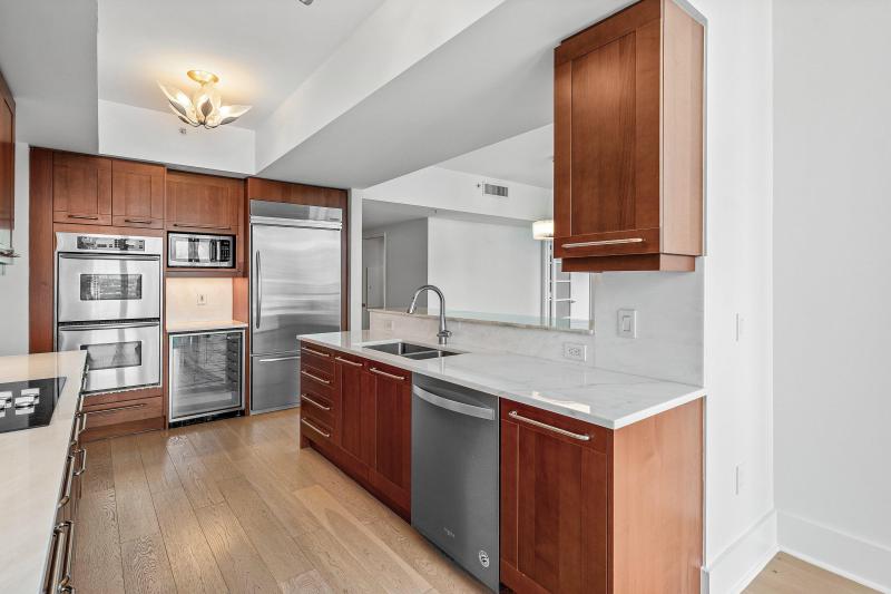  Condo & Townhome Photos
