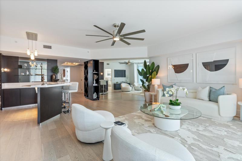  Condo & Townhome Photos