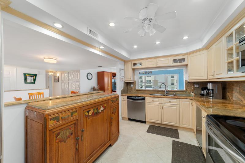  Condo & Townhome Photos