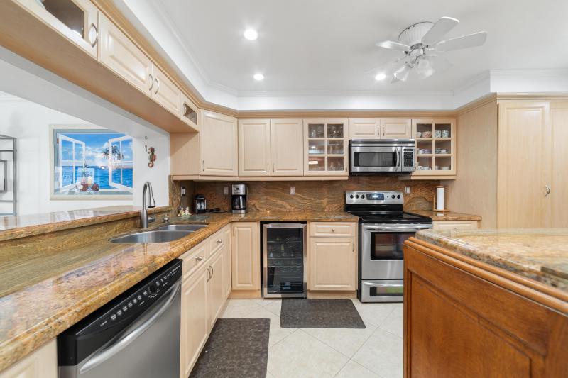  Condo & Townhome Photos