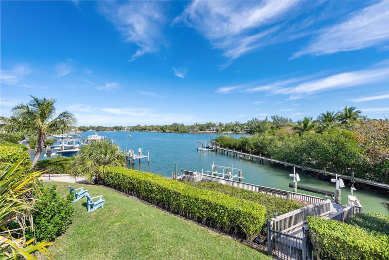  Single Family Homes Photo 13:  Jupiter,  FL 33469