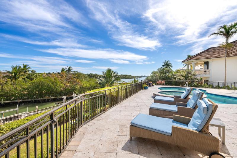  Single Family Homes Photo 14:  Jupiter,  FL 33469