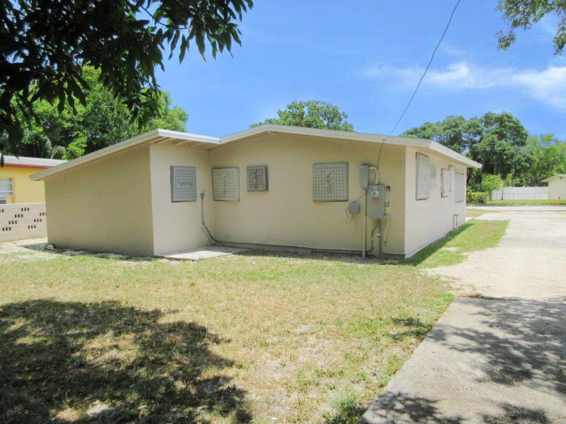  Single Family Homes Photo 7:  Fort Lauderdale,  FL 33311
