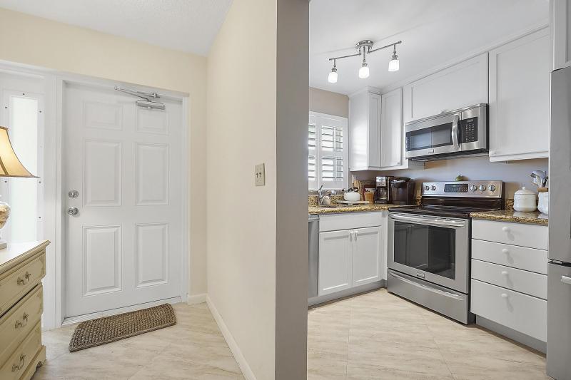  Condo & Townhome Photos