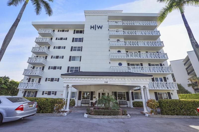  Condo & Townhome Photos